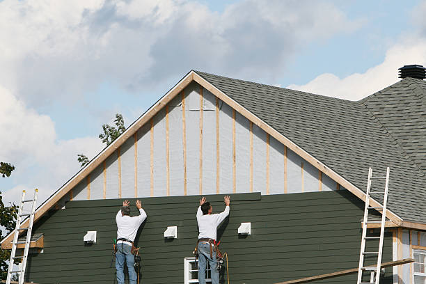 Professional Siding Contractor technician working in Vauxhall, NJ